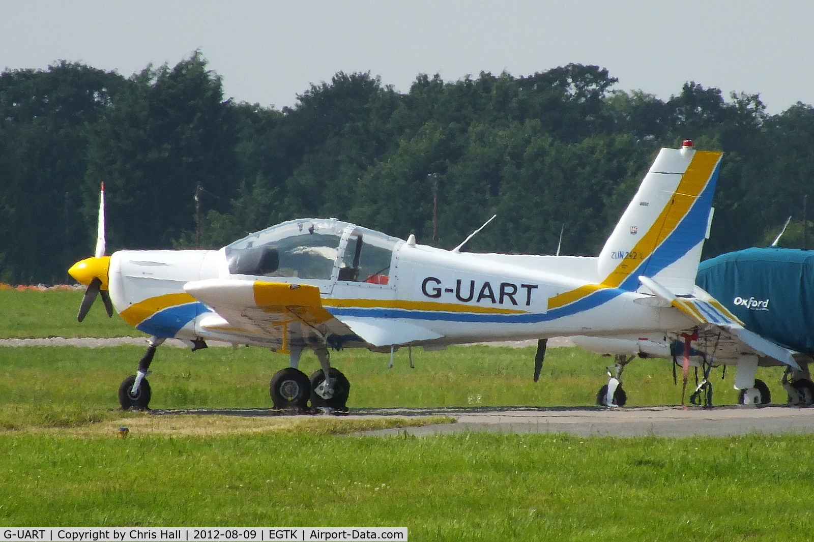G-UART, 1992 Zlin Z-242L C/N 0652, Oxford Aviation Academy