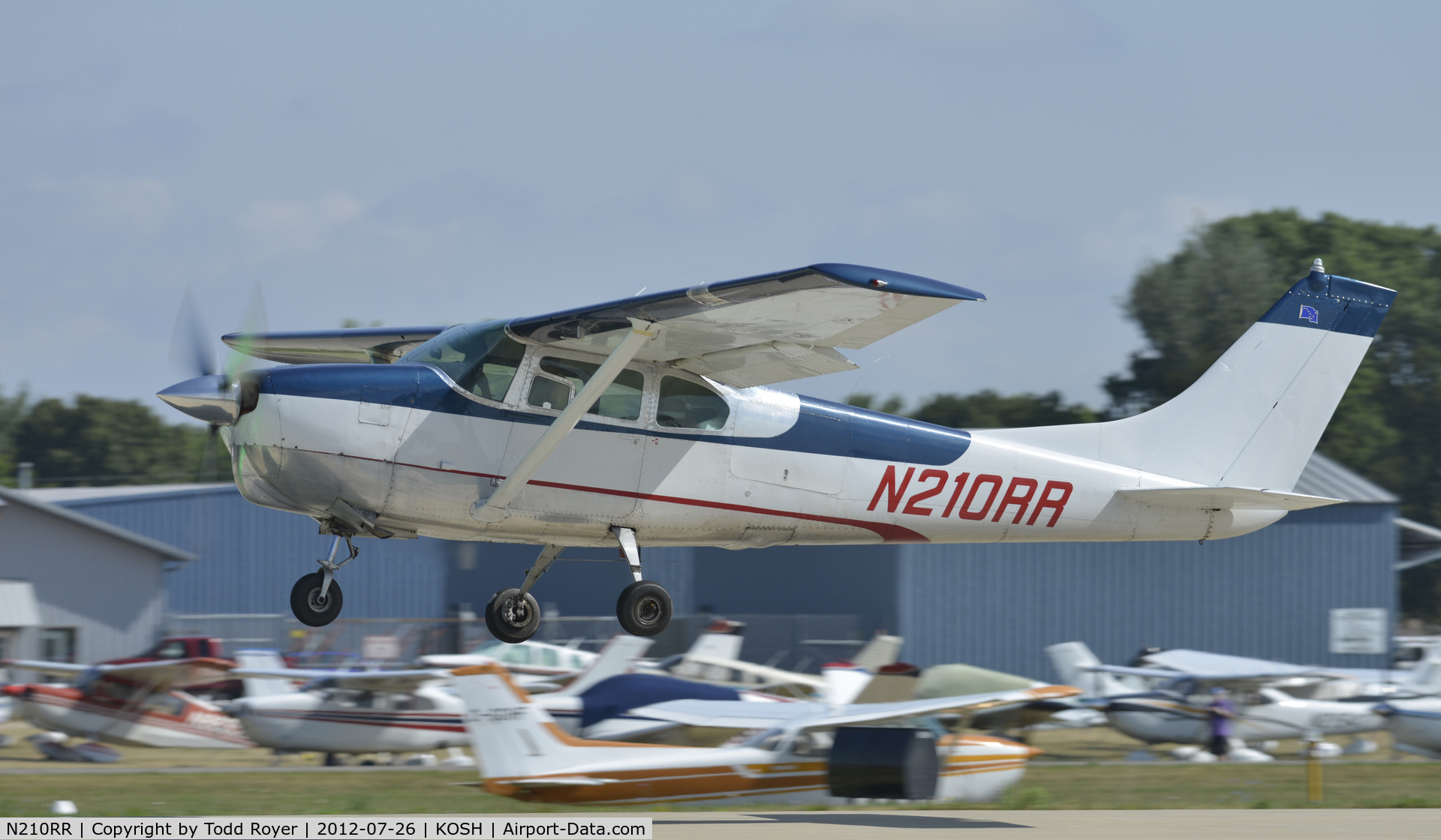 N210RR, 1960 Cessna 210 C/N 57503, Departing Airventure on runway 27