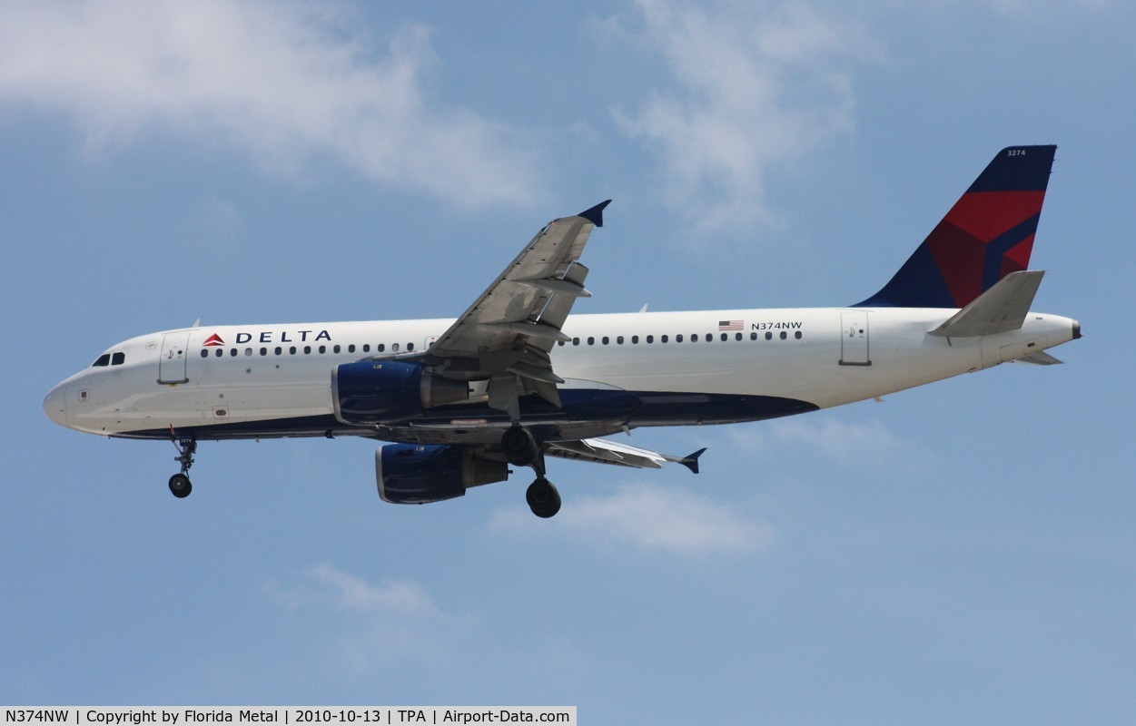 N374NW, 2001 Airbus A320-212 C/N 1646, Delta A320