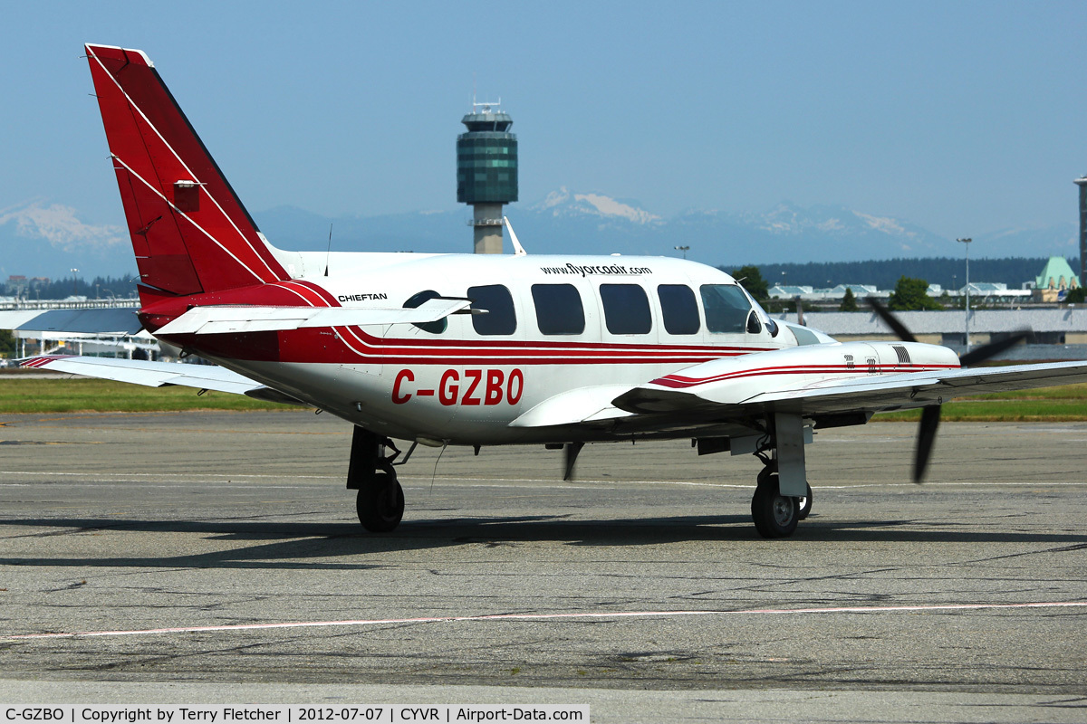 C-GZBO, Piper PA-31-350 Chieftain C/N 31-8252048, Piper PA-31-350, c/n: 31-8252048