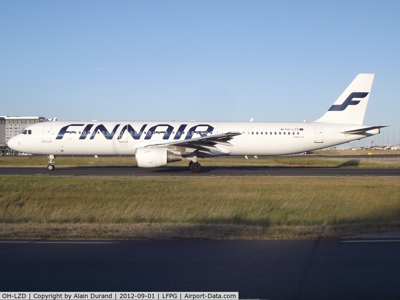 OH-LZD, 2000 Airbus A321-211 C/N 1241, In January 2012, Zulu-Delta was one of the earliest Finnair's fleet members to sport the airline latest livery.