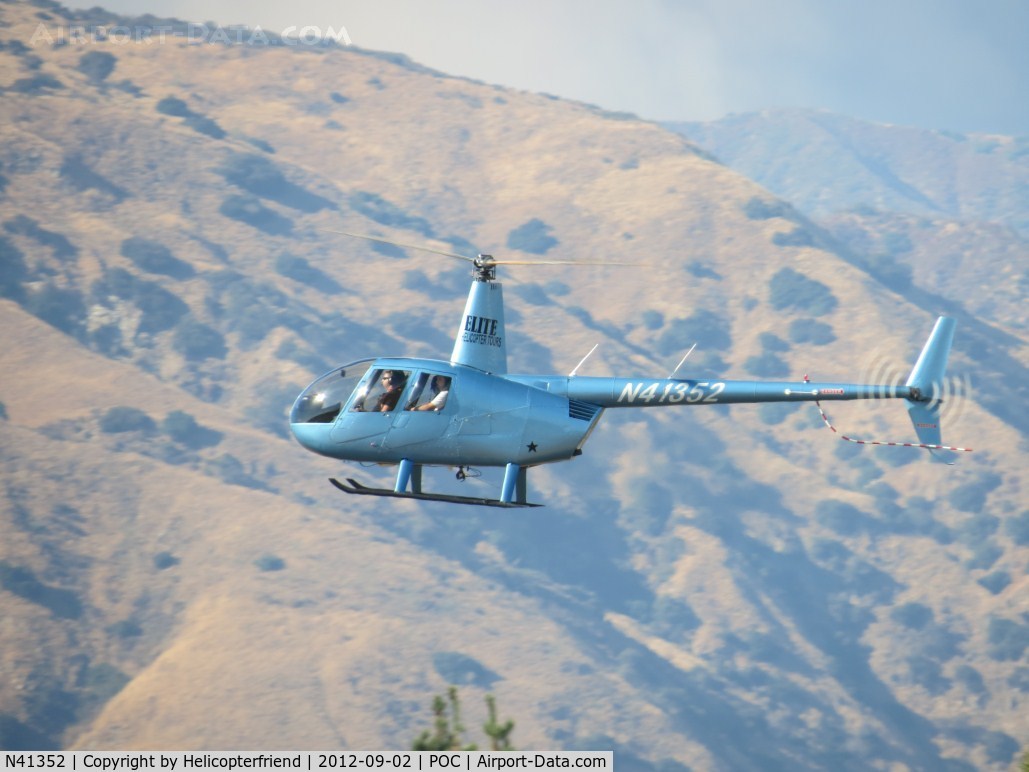 N41352, 2008 Robinson R44 II C/N 12352, Elite Helicopters doing training on the northside training area