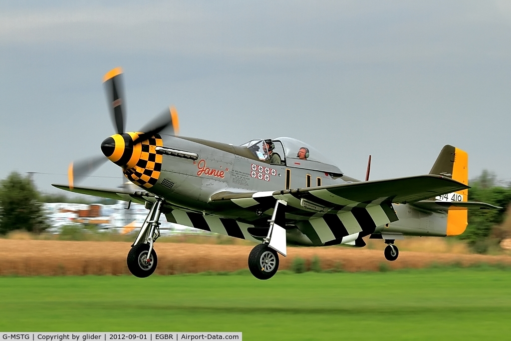 G-MSTG, 1945 North American P-51D Mustang C/N 124-48271, Well judged approach