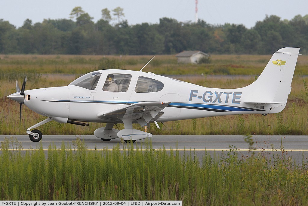 F-GXTE, 2000 Cirrus SR20 C/N 1047, CAPAM to runway 05 and Delta stop