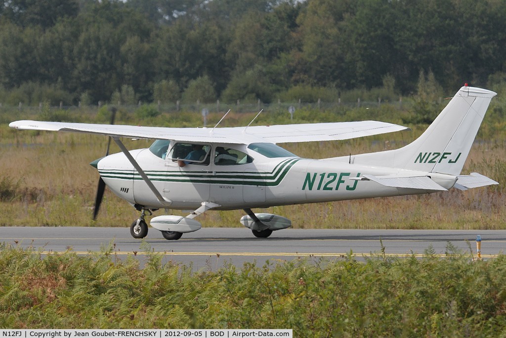 N12FJ, 1973 Cessna 182P Skylane C/N 18261732, to runway 05