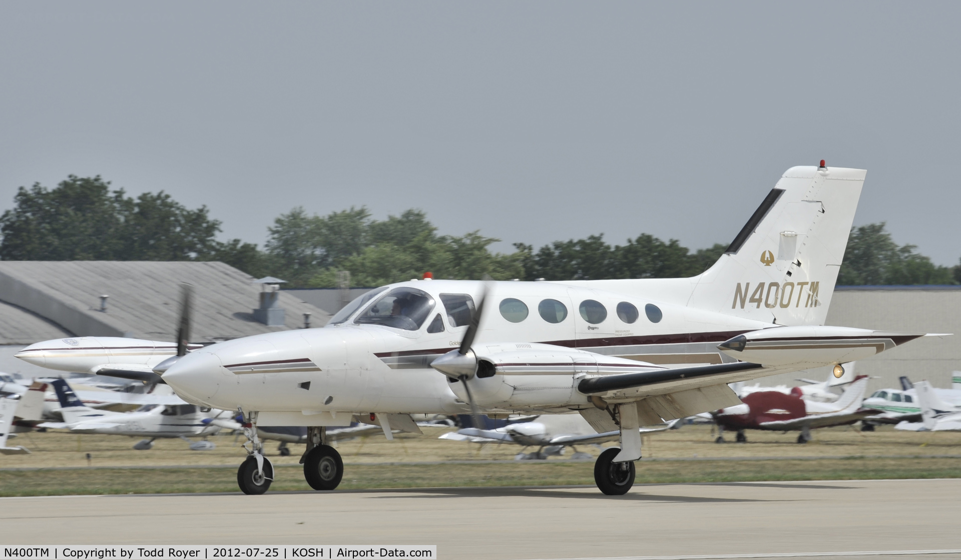 N400TM, 1975 Cessna 421B Golden Eagle C/N 421B0885, Airventure 2012