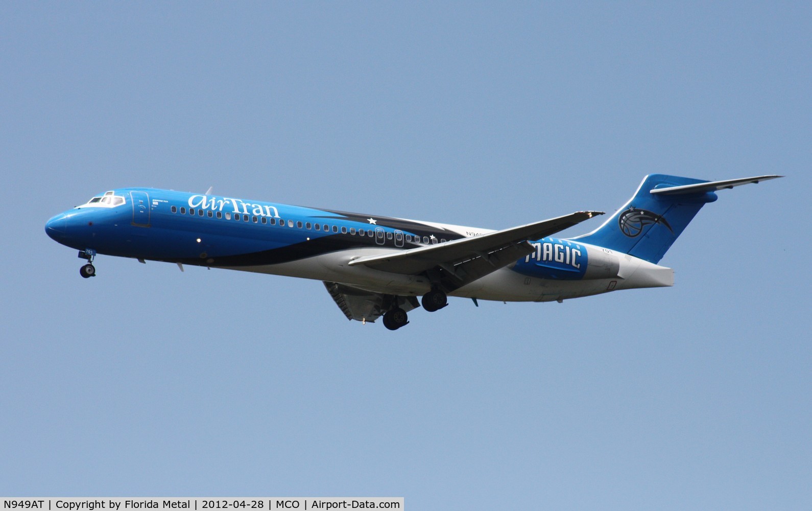 N949AT, 1999 Boeing 717-200 C/N 55003, Orlando Magic