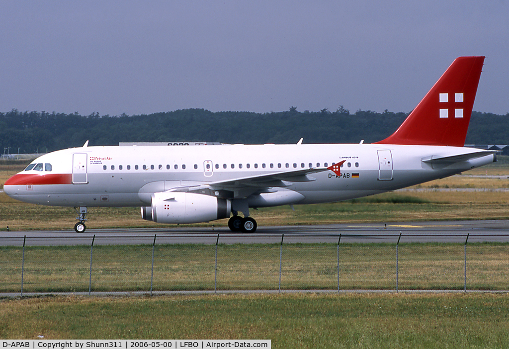 D-APAB, 2003 Airbus A319-132 C/N 1955, Taxiing to the Terminal...