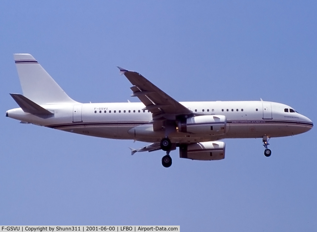F-GSVU, 2000 Airbus ACJ319 (A319-133/CJ) C/N 1256, Landing rwy 32L