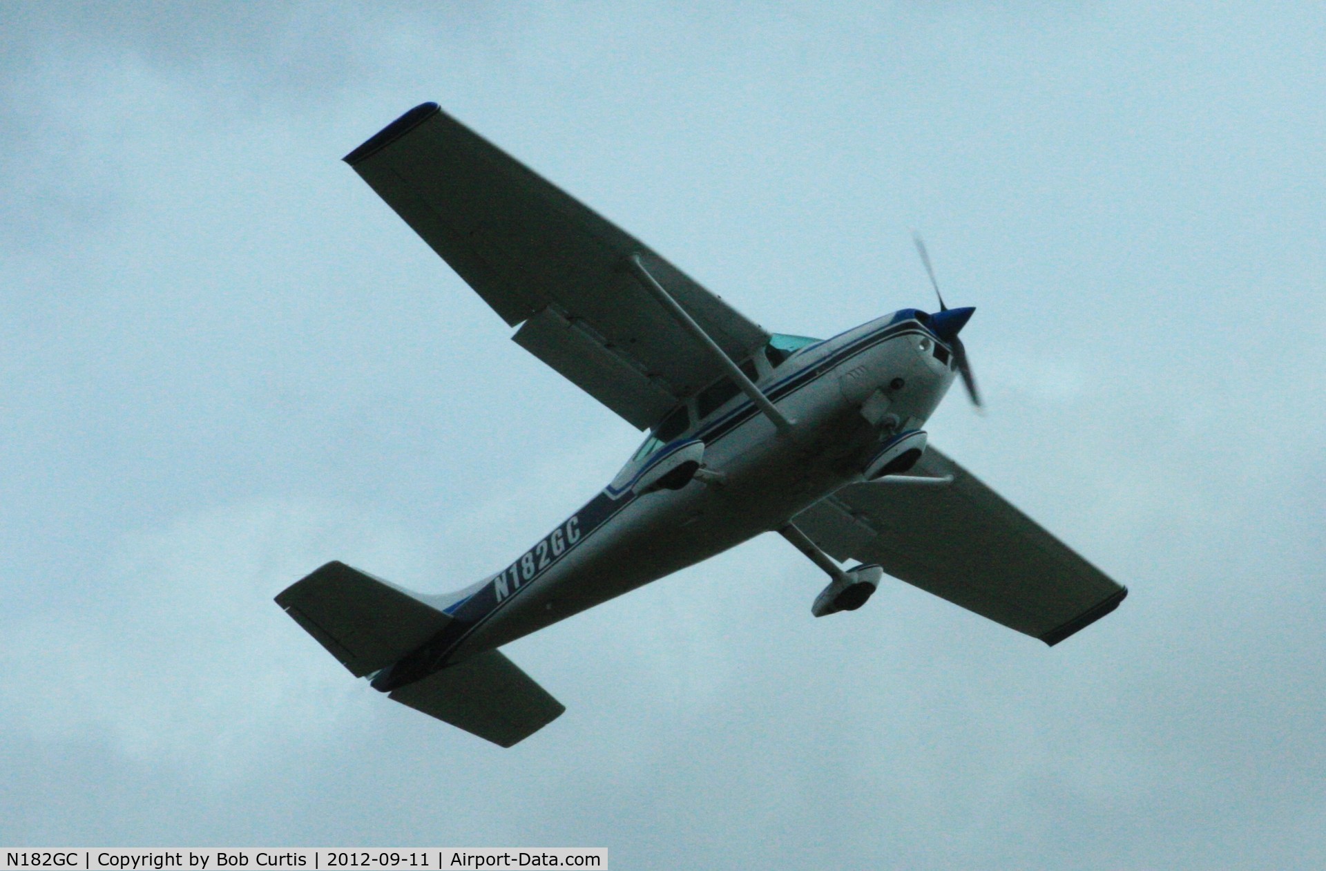 N182GC, 1976 Cessna 182P Skylane C/N 18264982, Taking off from Lee on the Solent at about 14.30