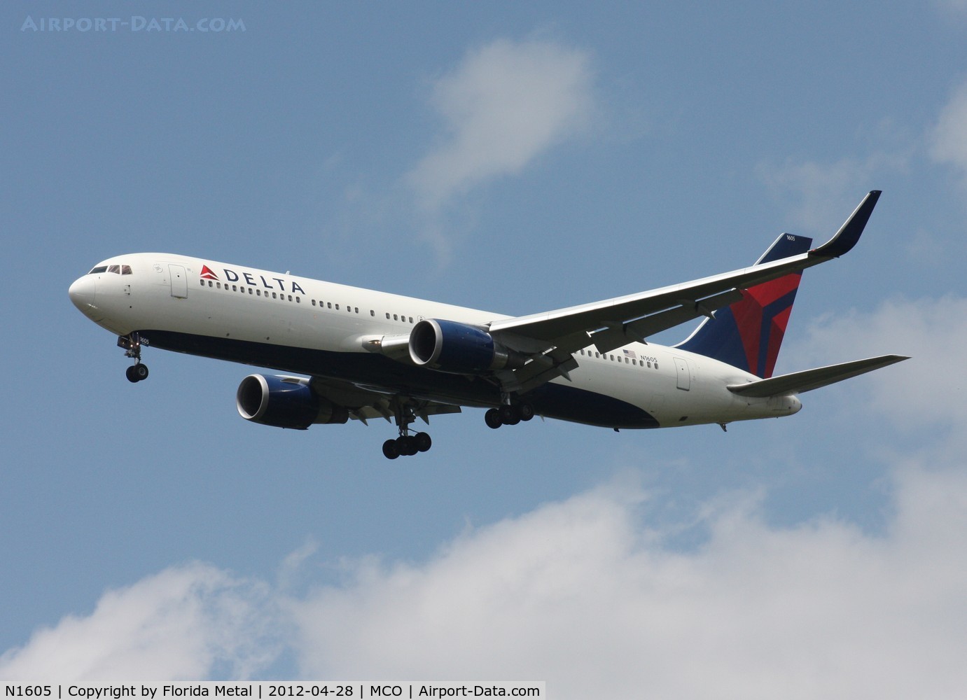 N1605, 1999 Boeing 767-332 C/N 30198, Delta 767-300