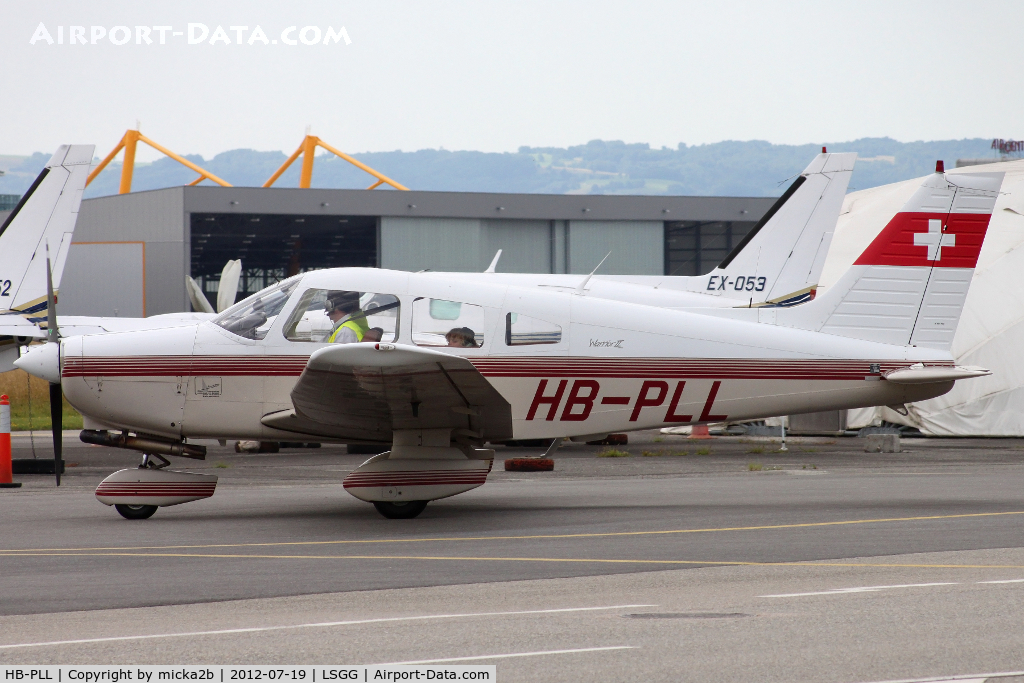 HB-PLL, Piper PA-28-161 Warrior II C/N 28-16057, Taxiing