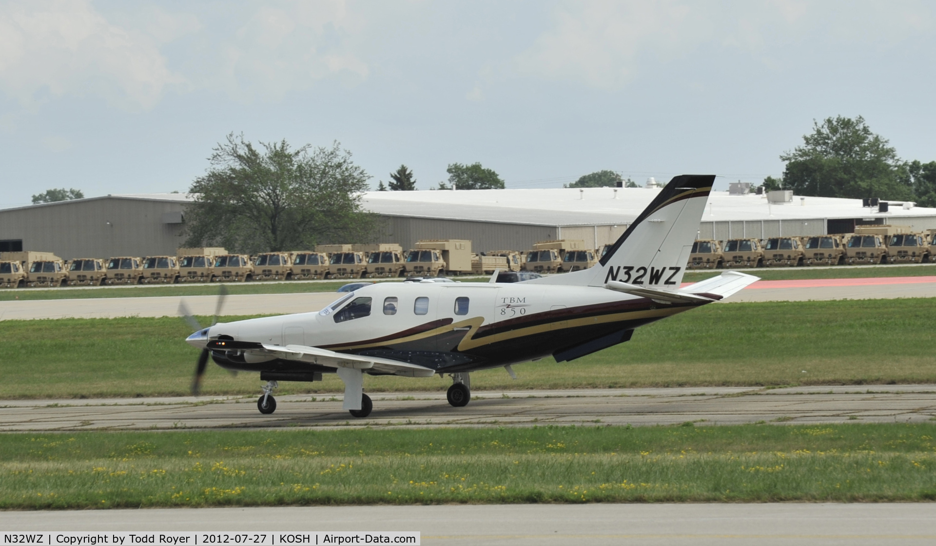 N32WZ, 2007 Socata TBM-700 C/N 400, Airventure 2012
