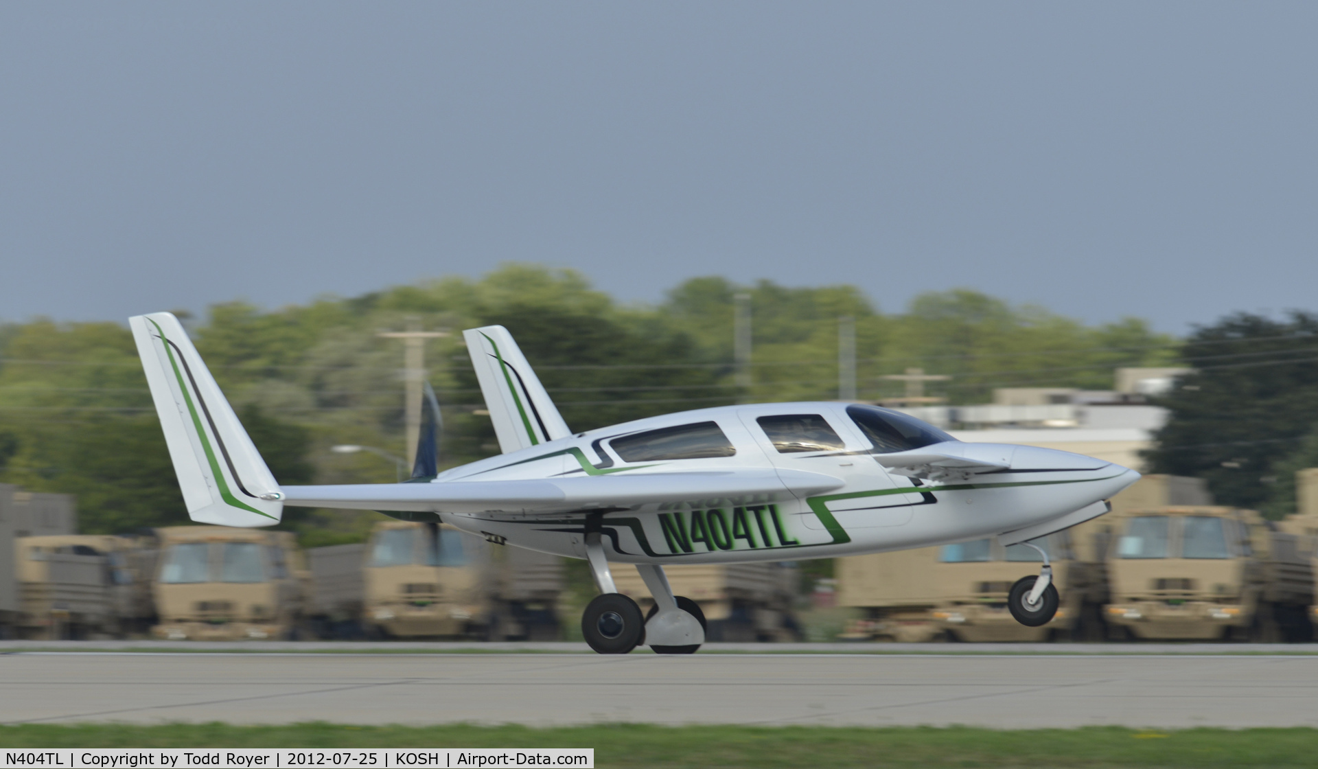 N404TL, 2004 Velocity Velocity XL RG C/N 3RX125, Airventure 2012