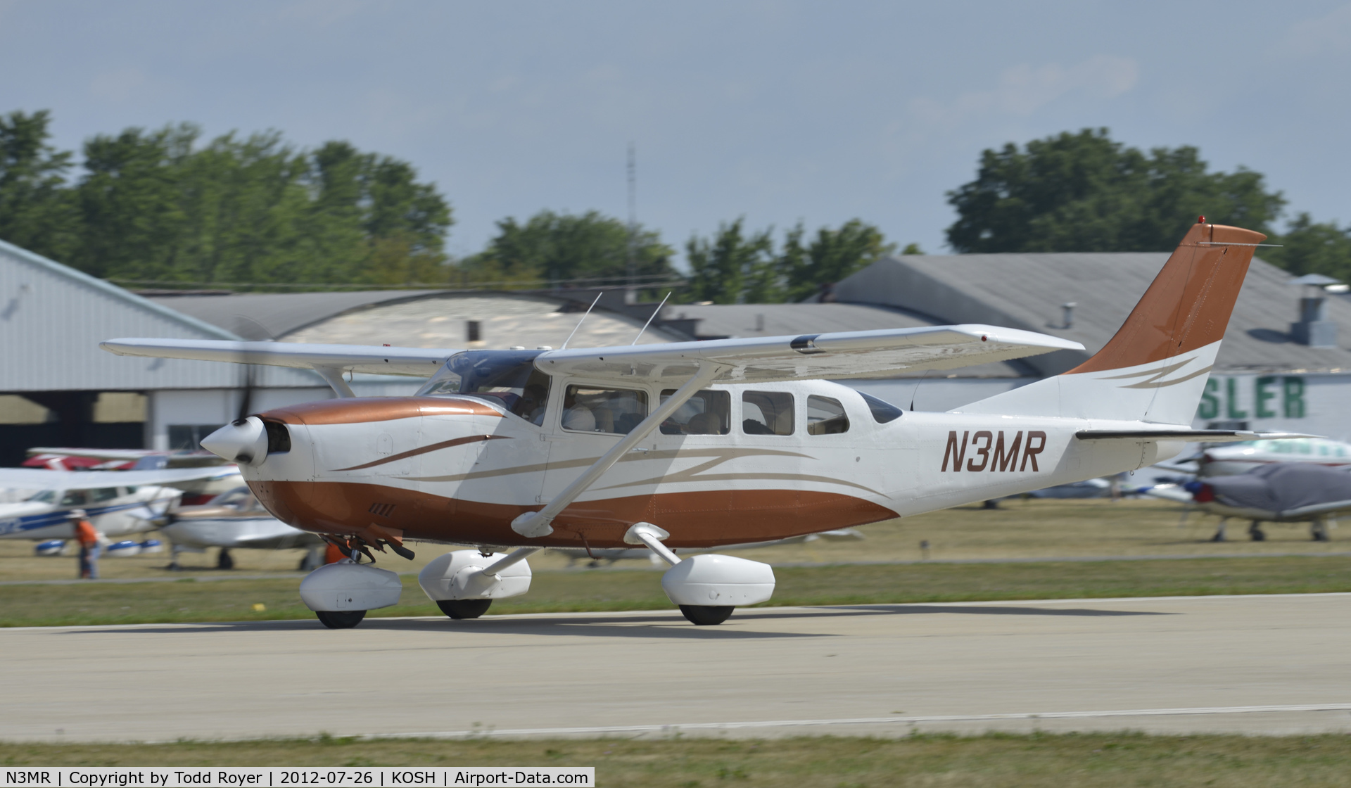 N3MR, Cessna 207A Skywagon 207 C/N 20700514, Airventure 2012