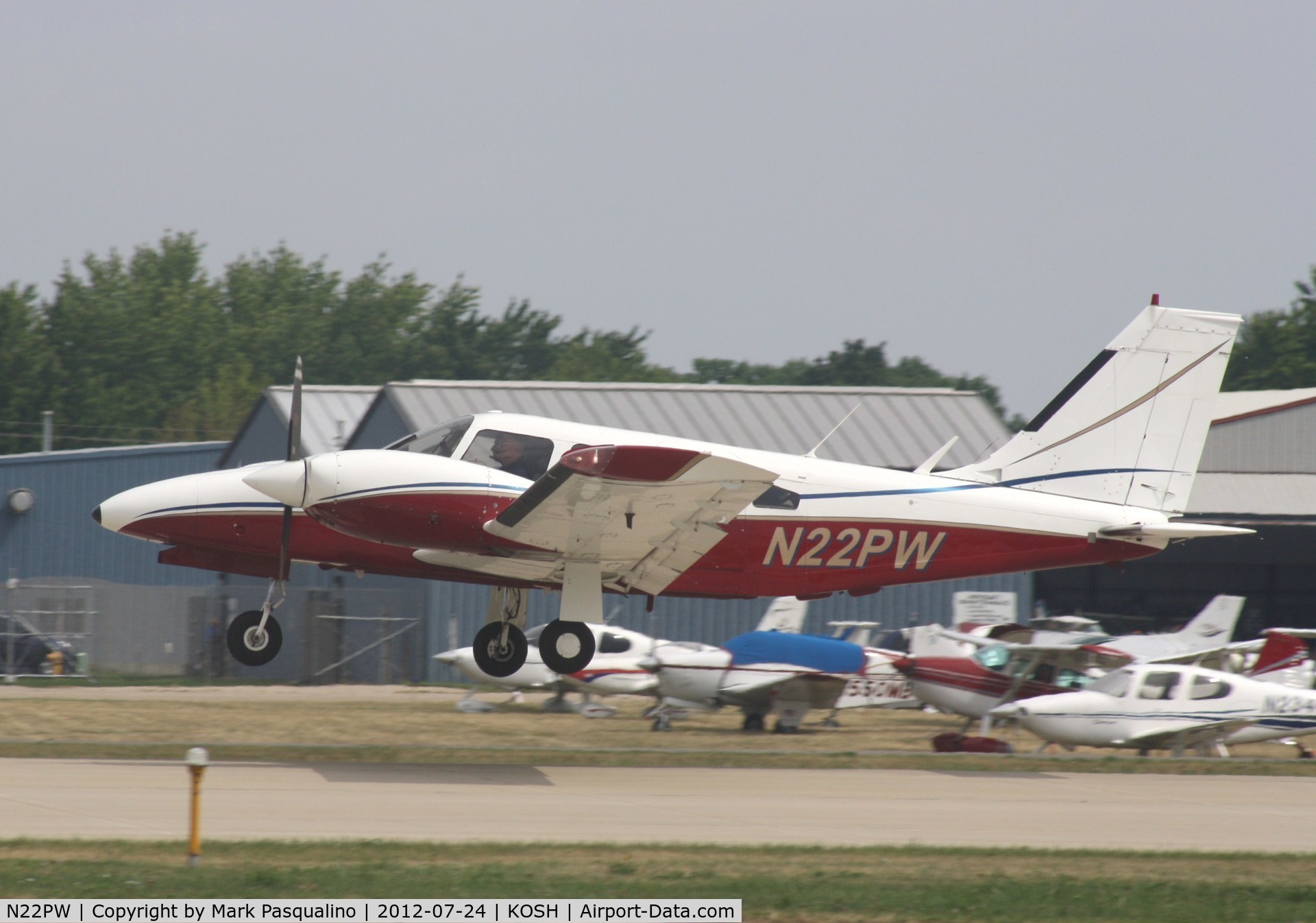 N22PW, 1975 Piper PA-34-200T Seneca II C/N 34-7570144, Piper PA-34-200T