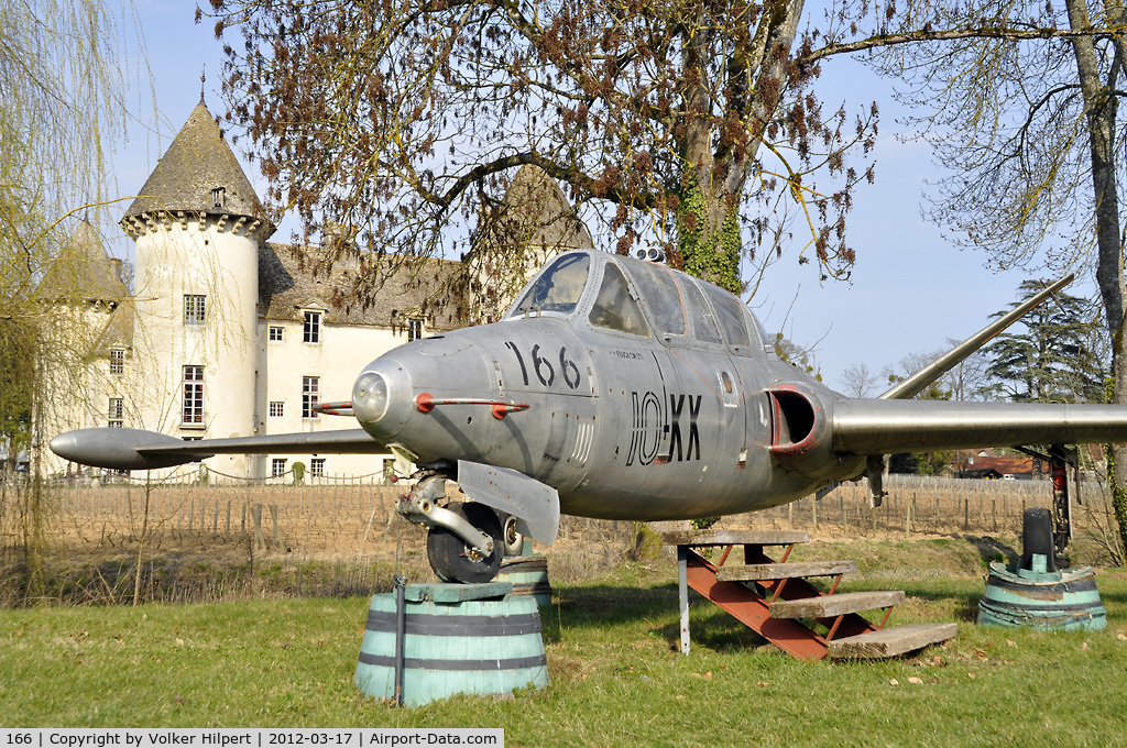 166, Fouga CM-170R Magister C/N 166, at Savigny-les-Beaune