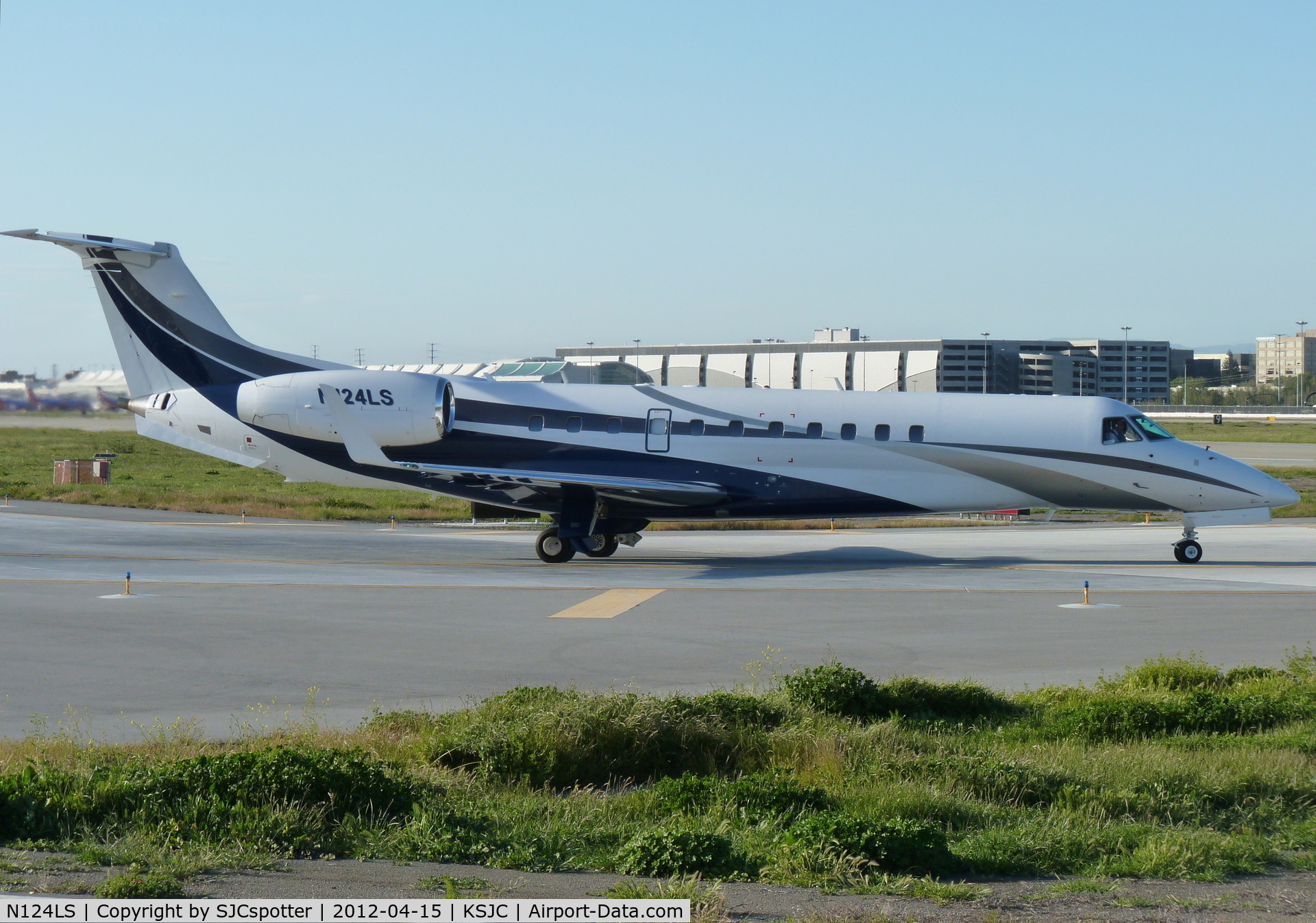 N124LS, 2006 Embraer EMB-135BJ Legacy C/N 14500948, Taken from KSJC.