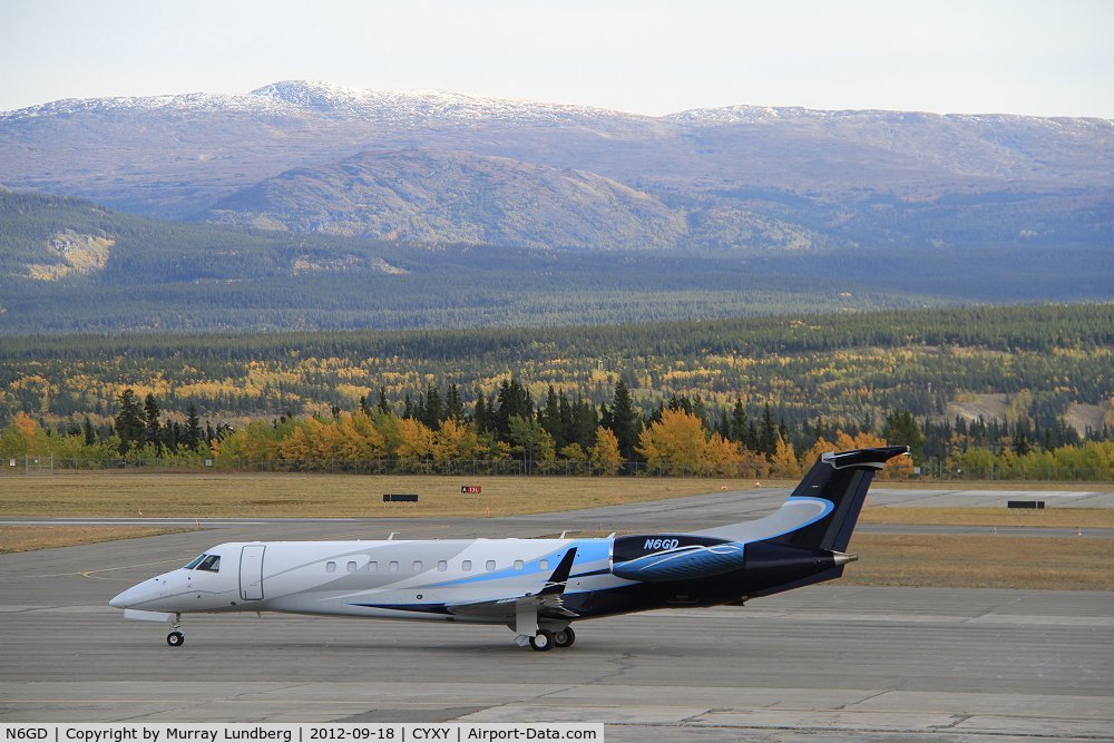 N6GD, 2007 Embraer EMB-135BJ Legacy C/N 14500983, On the ramp at Whitehorse, Yukon.