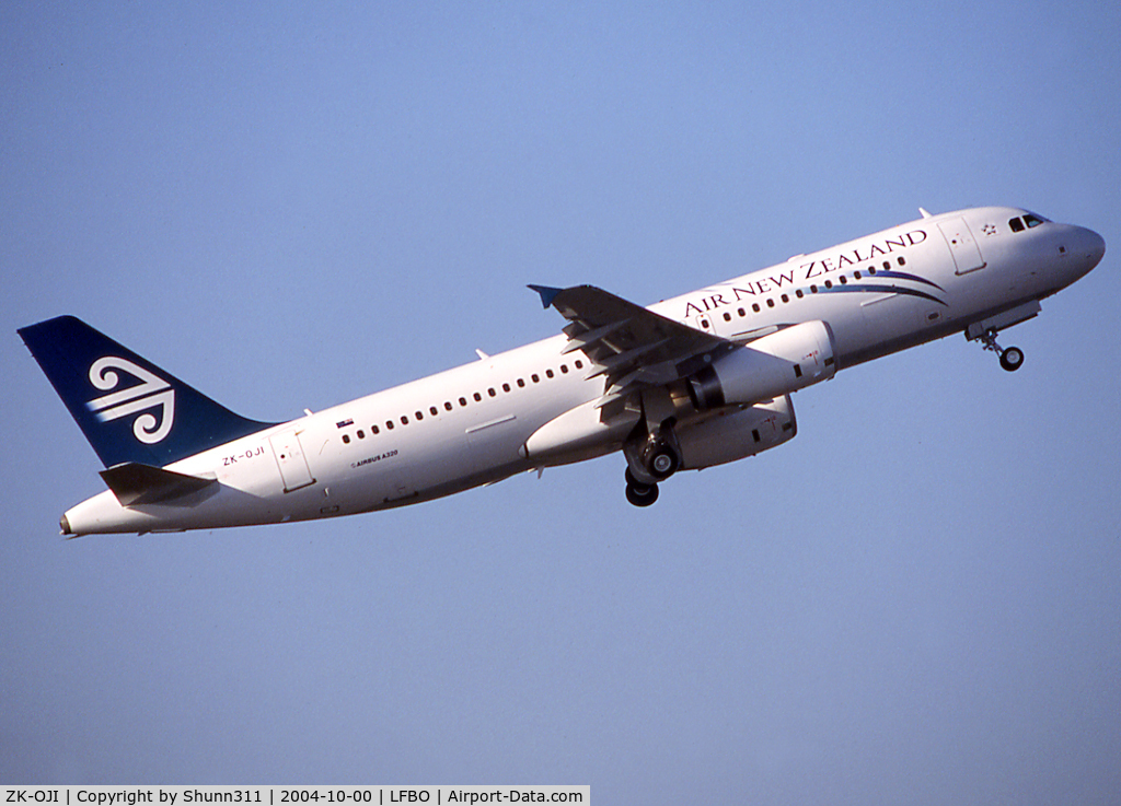 ZK-OJI, 2004 Airbus A320-232 C/N 2297, Delivery day...