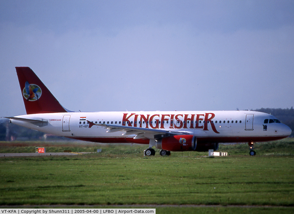 VT-KFA, 2005 Airbus A320-232 C/N 2413, Delivery day...
