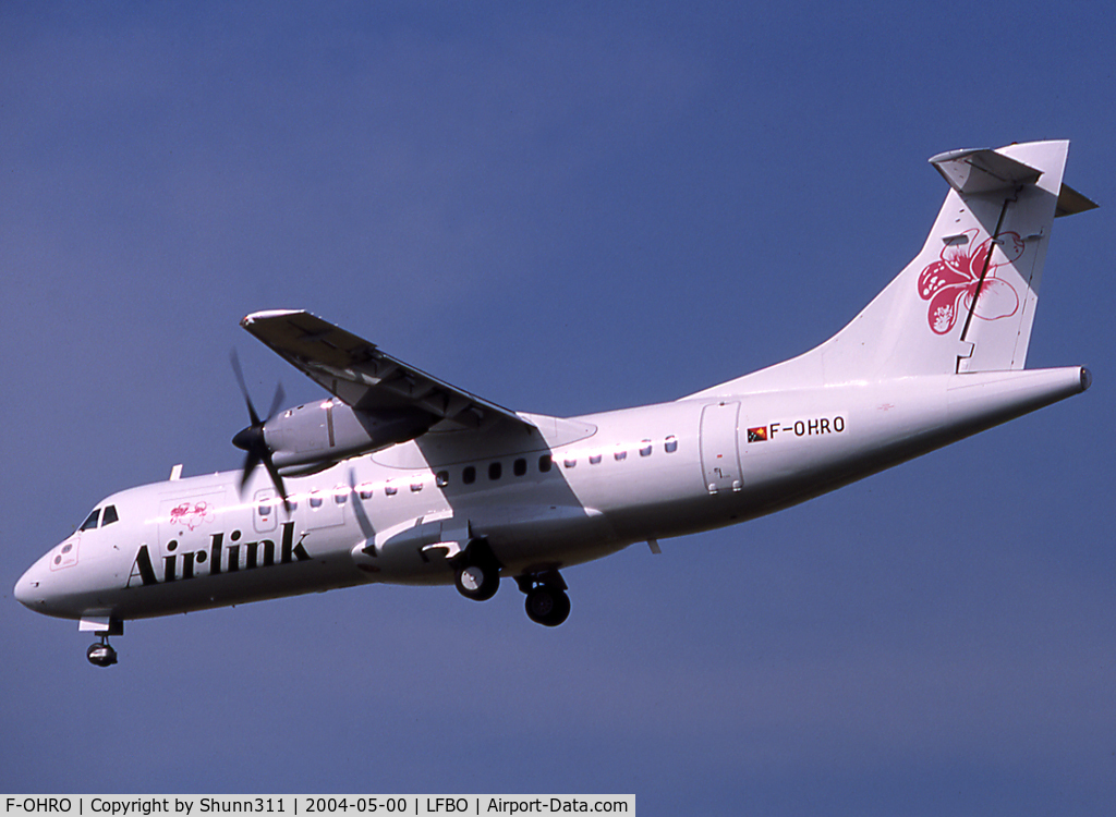 F-OHRO, 1992 ATR 42-320 C/N 304, Landing rwy 32L with his new owner c/s...