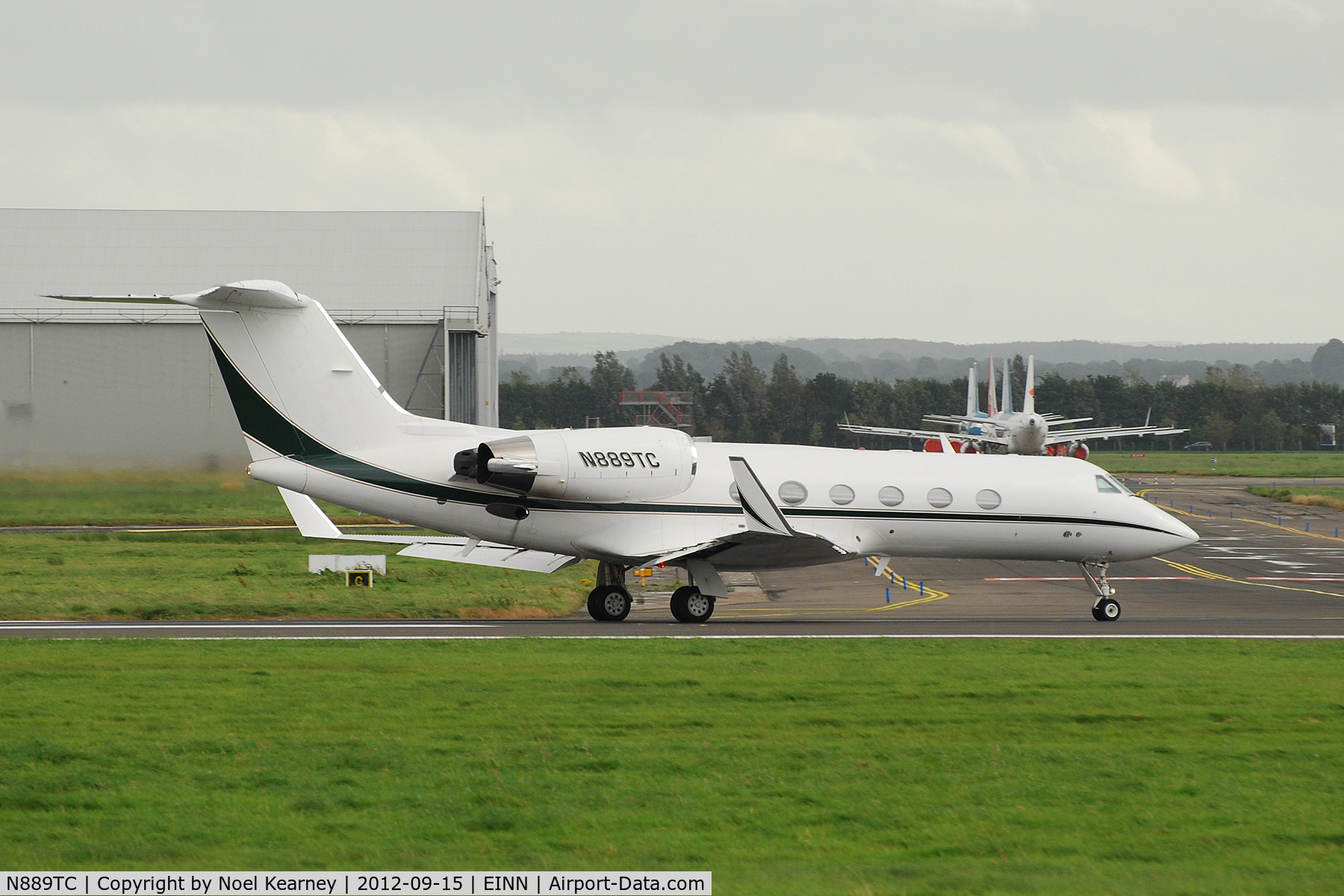 N889TC, 1987 Gulfstream Aerospace G-IV C/N 1042, Departing off Rwy 24 after a quick fuel stop.
