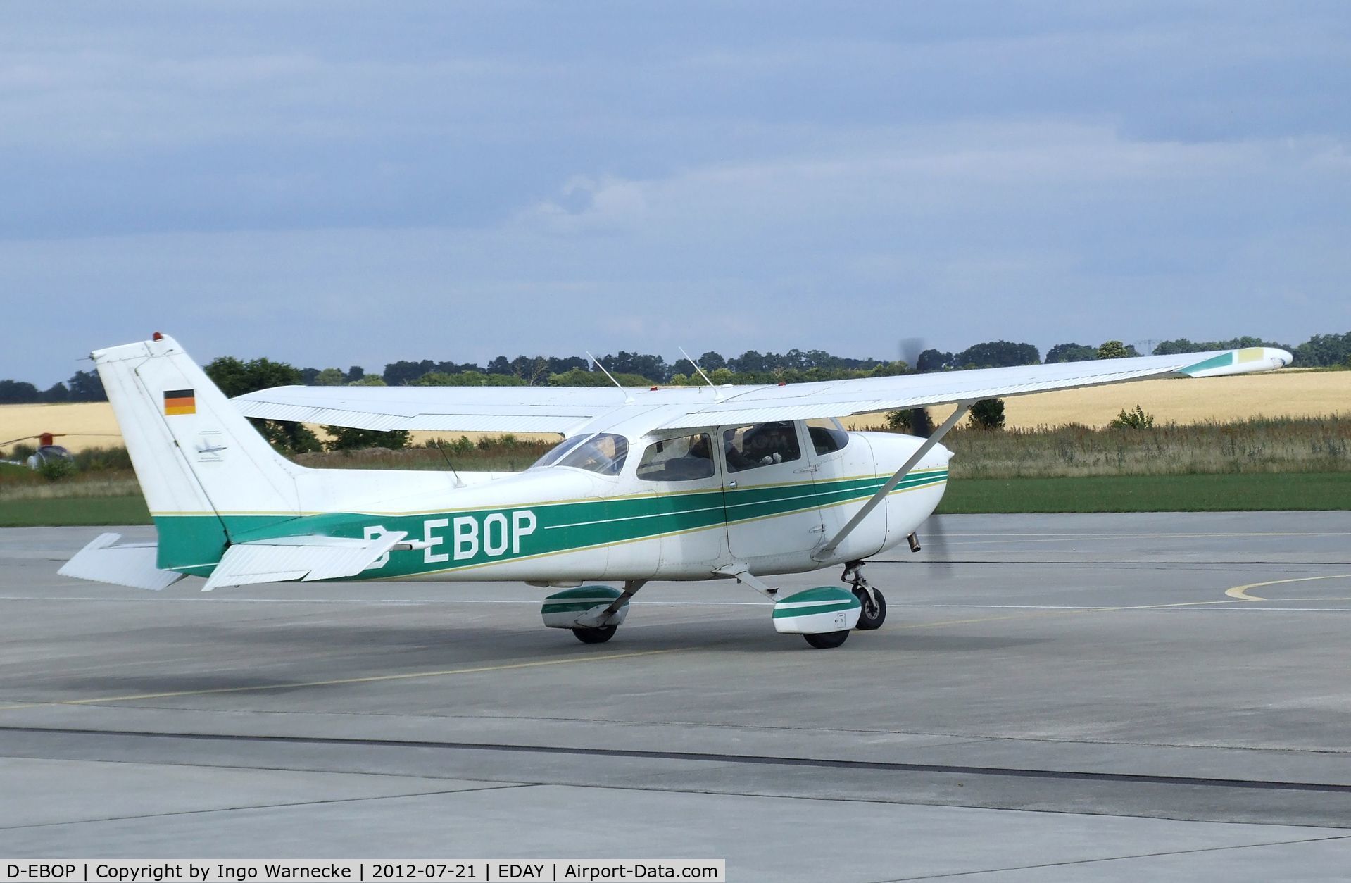 D-EBOP, Reims F172N Skyhawk C/N 1865, Cessna (Reims) F127N Skyhawk at Strausberg airfield