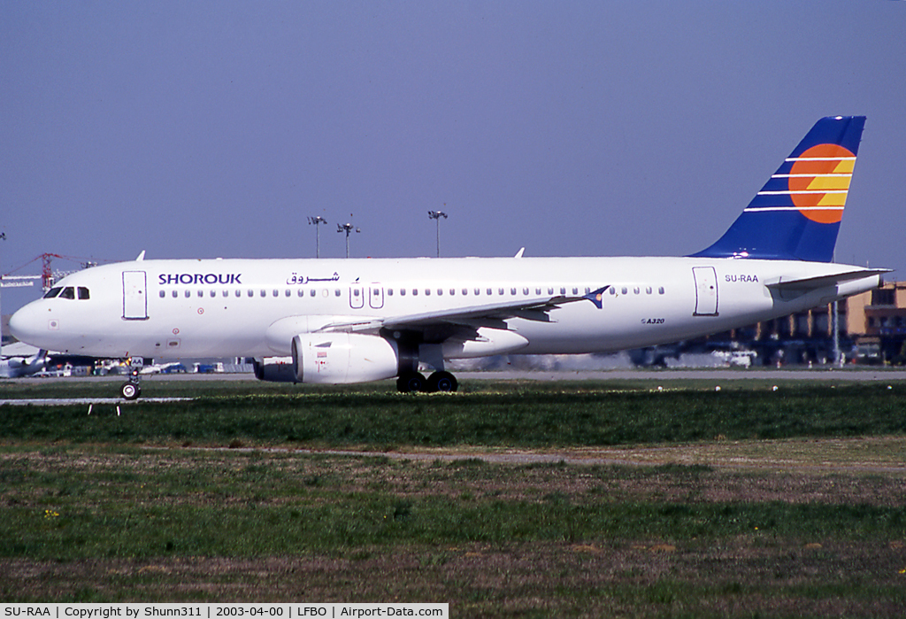 SU-RAA, 1992 Airbus A320-212 C/N 322, Lining up rwy 32R for departure in new c/s