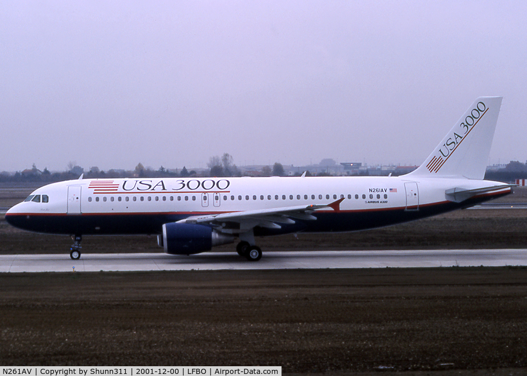 N261AV, 2001 Airbus A320-214 C/N 1615, Delivery day...