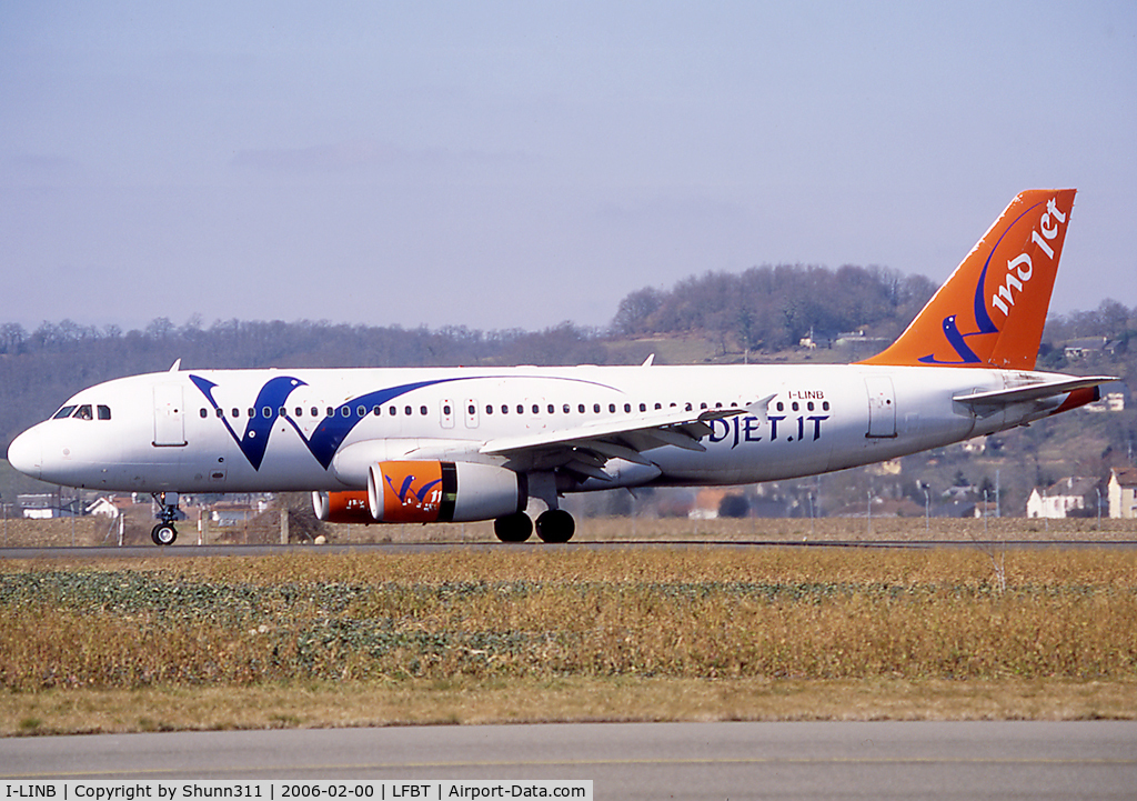 I-LINB, 1992 Airbus A320-231 C/N 363, Landing rwy 20 in old c/s