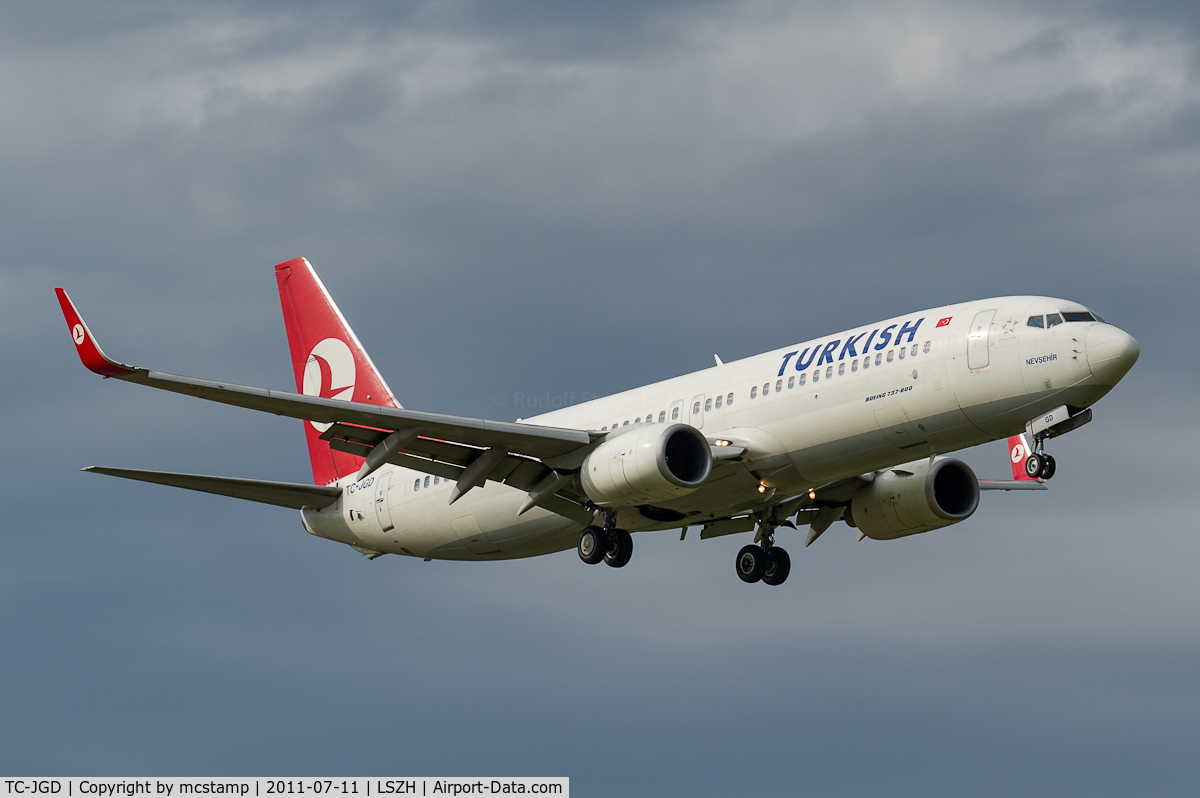 TC-JGD, 2001 Boeing 737-8F2 C/N 29788, on approach to ZRH