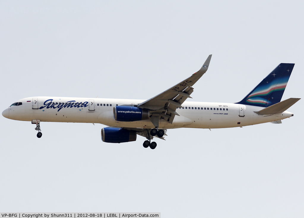 VP-BFG, 1994 Boeing 757-256 C/N 26244, Landing rwy 07L