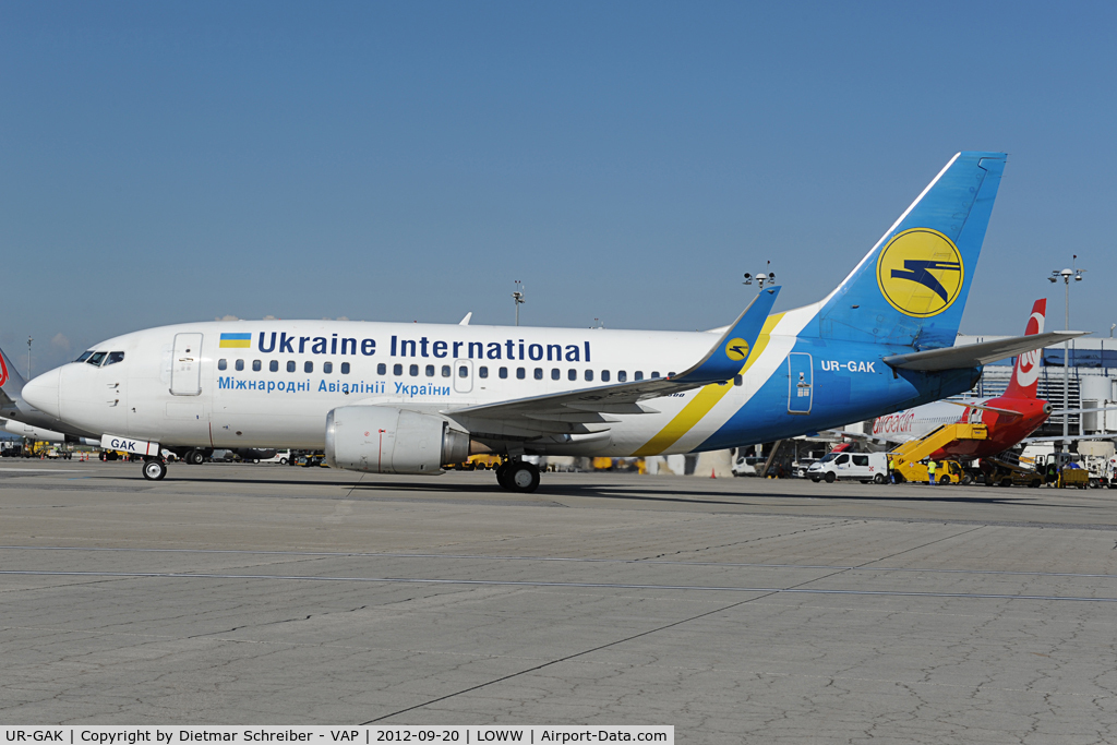 UR-GAK, 1992 Boeing 737-5Y0 C/N 26075, Ukraine International Boeing 737-500