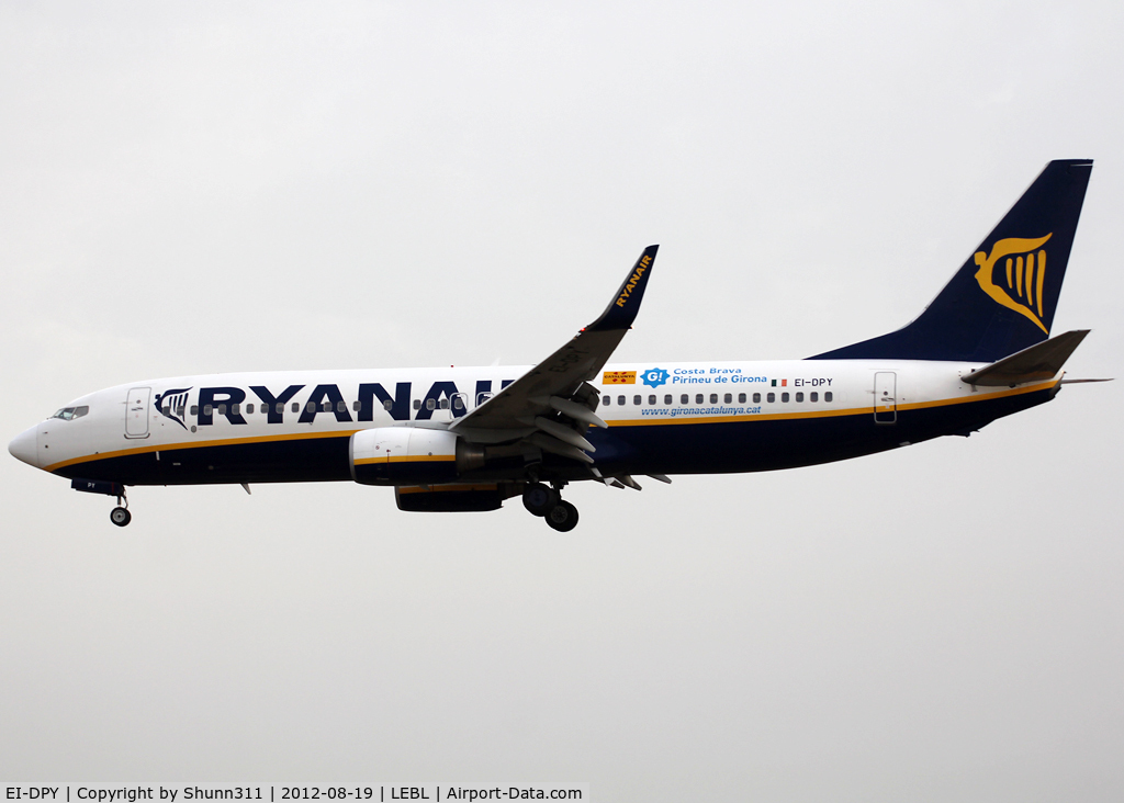 EI-DPY, 2007 Boeing 737-8AS C/N 33615, Landing rwy 25R with additional 'Costa Brava / Pirineu de Girona' titles