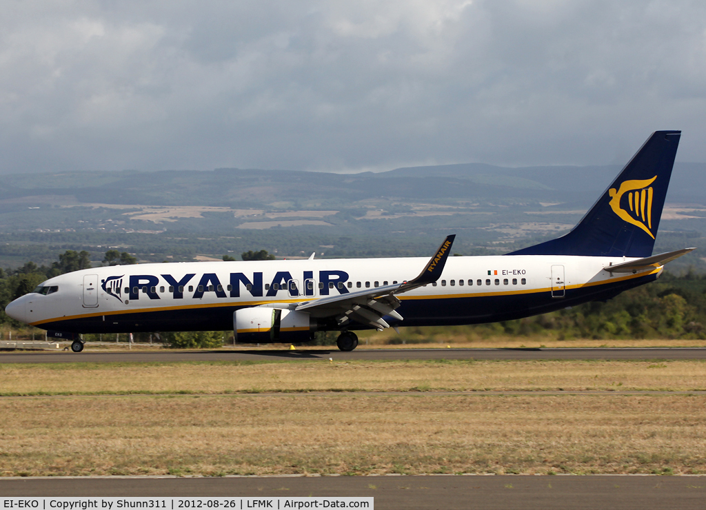 EI-EKO, 2010 Boeing 737-8AS C/N 35027, Arriving rwy 28