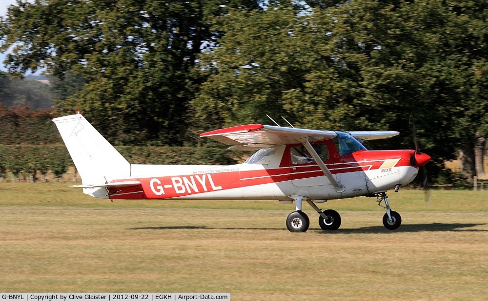 G-BNYL, 1977 Cessna 152 C/N 152-80671, Ex: N25454 > G-BNYL - Originally owned to, Seal Executive Aircraft Ltd October 1987 and currently in private hands since March 2000.