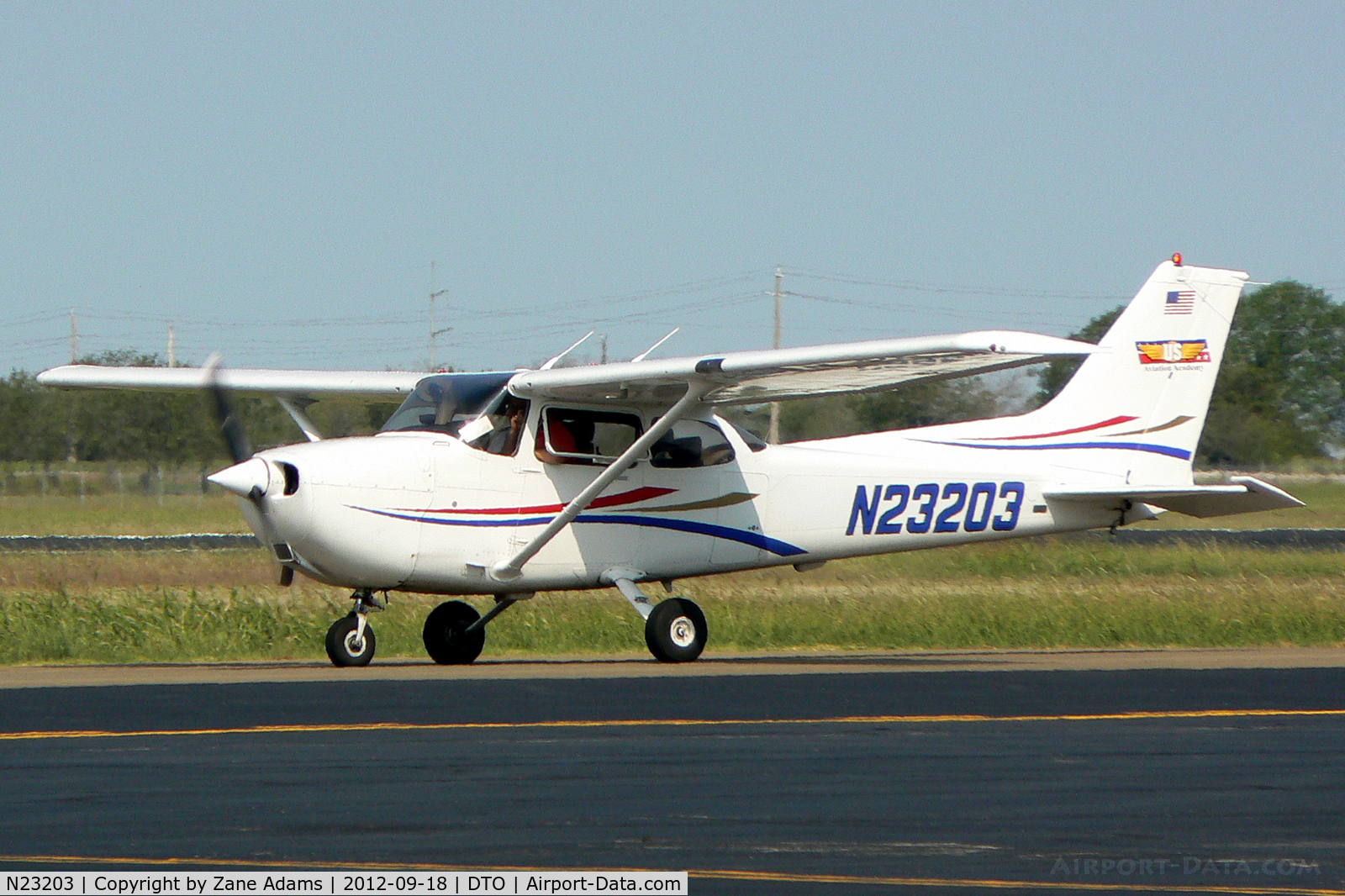 N23203, 1999 Cessna 172R C/N 17280696, At Denton Municipal Airport