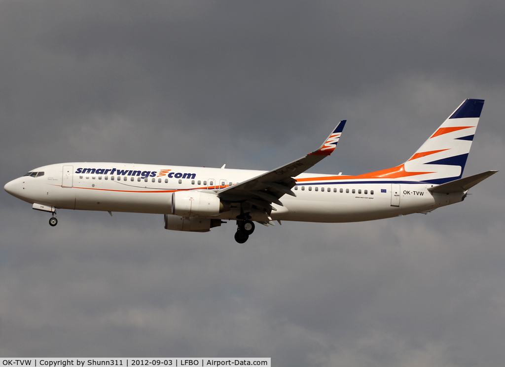 OK-TVW, 2004 Boeing 737-86Q C/N 30295, Landing rwy 32L