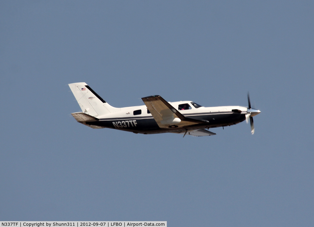 N337TF, 2001 Piper PA-46-500TP C/N 4697094, Taking off from rwy 14L