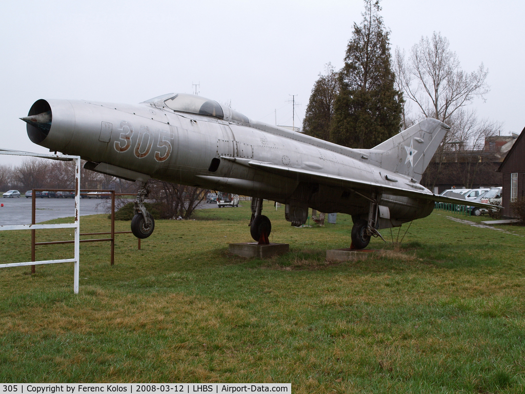 305, Mikoyan-Gurevich MiG-21F-13 C/N 741305, Budaörs