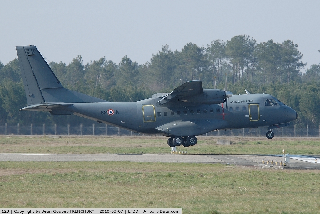 123, Airtech CN-235-200M C/N C123, FRENCH ARMY landing 05