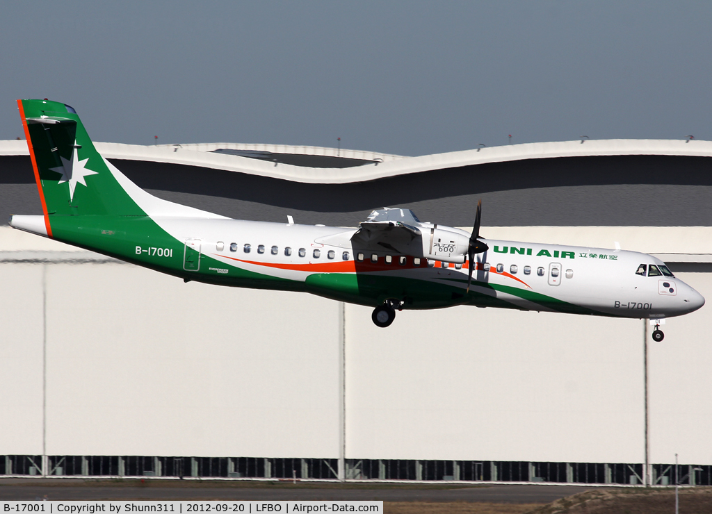 B-17001, 2012 ATR 72-600 C/N 1044, Landing rwy 14R