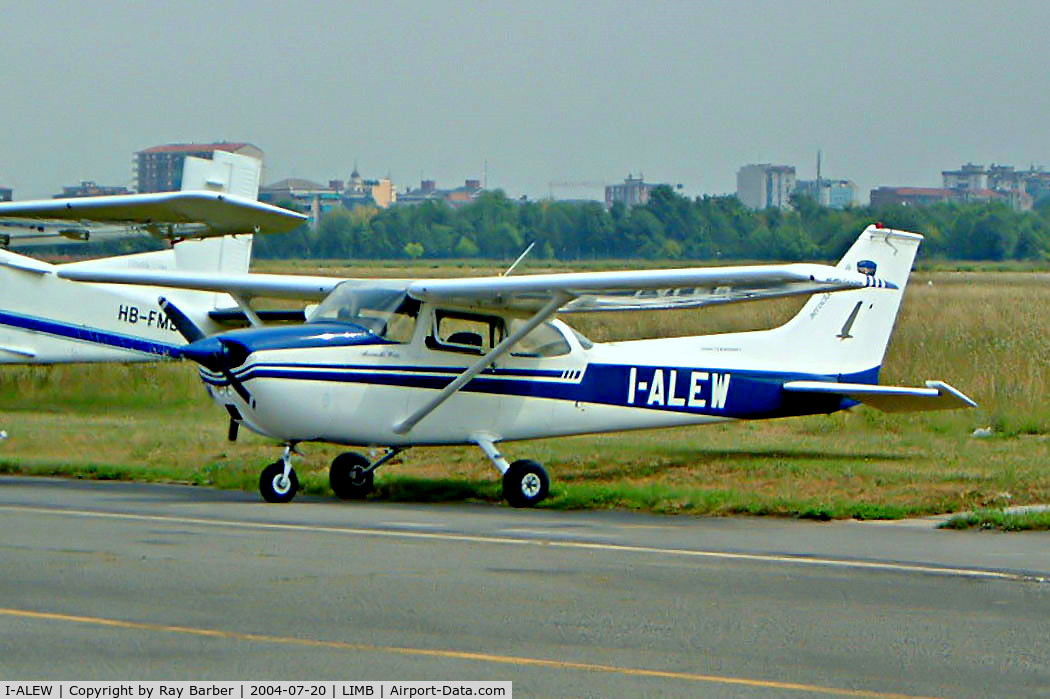I-ALEW, 1975 Reims F172M ll Skyhawk C/N 1309, R/Cessma F.172M Skyhawk [1309]  Bresso~I 20/07/2004