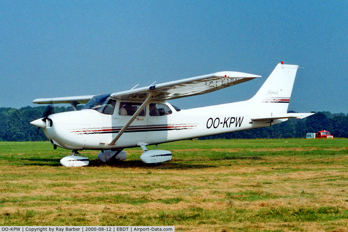OO-KPW, Cessna 172R C/N 17280065, Cessna 172R Skyhawk [172-80065] Schaffen-Diest~OO 12/08/2000
