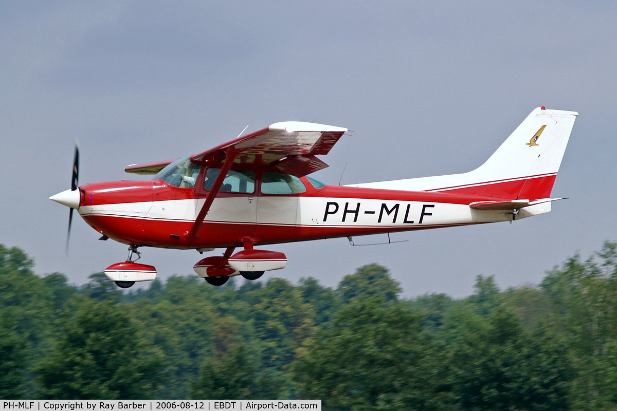 PH-MLF, 1989 Cessna R172K Hawk XP C/N R1722575, Cessna R.172K Skyhawk XP II [R172-2578] Schaffen-Diest~OO 12/08/2006