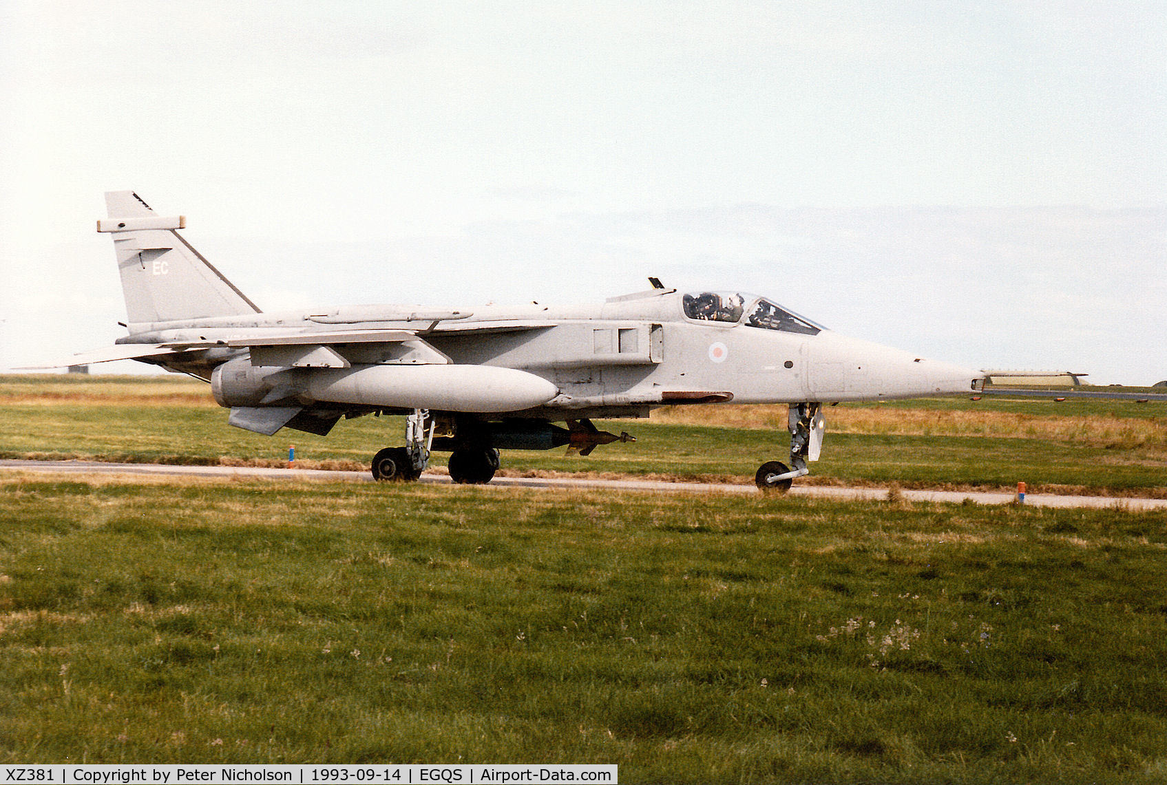 XZ381, 1977 Sepecat Jaguar GR.1A C/N S.146, Jaguar GR.1A of 6 Squadron at RAF Coltishall taxying to Runway 05 at RAF Lossiemouth in September 1993.
