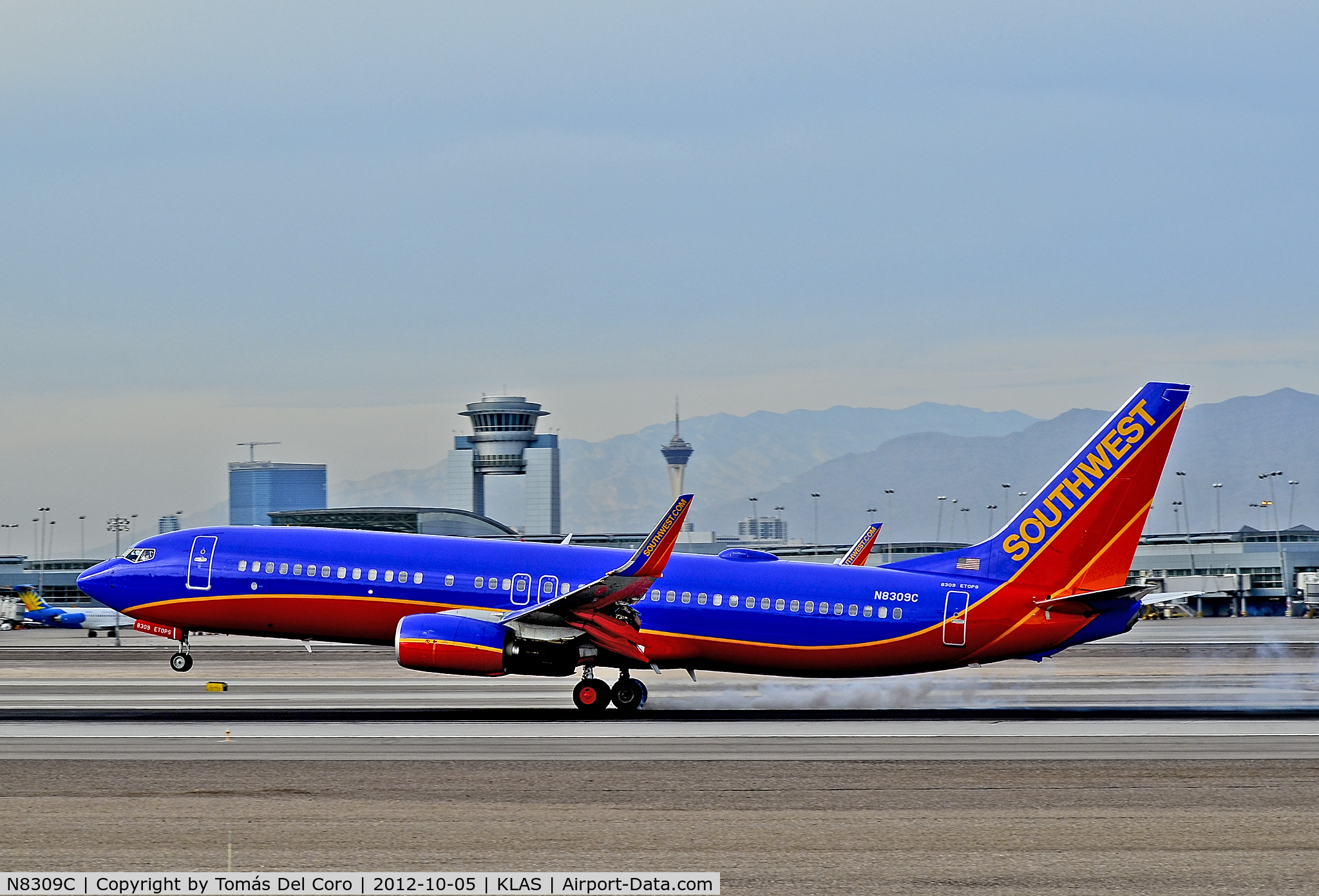 N8309C, 2012 Boeing 737-8H4 C/N 36985, N8309C Southwest Airlines Boeing 737-8H4  (cn 36985/4043)

- Las Vegas - McCarran International (LAS / KLAS)
USA - Nevada, October 5, 2012
Photo: Tomás Del Coro