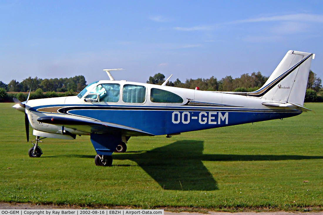 OO-GEM, 1967 Beech 35-C33 Debonair C/N CD-1090, Beech C33 Debonair [CD-1090] Kiewit-Hasselt~OO 16/08/2002