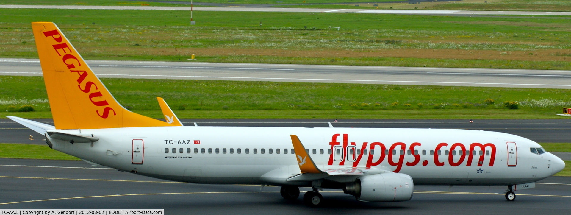TC-AAZ, 2010 Boeing 737-82R C/N 40875, Pegasus Airlines, is seen here taxiing at Düsseldorf Int´l (EDDL)